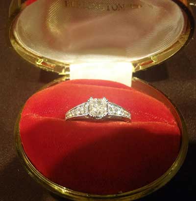 Engagement-ring-in-box.